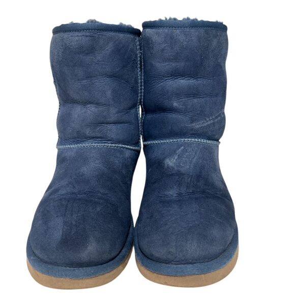 UGG Women's Classic Short Il Boots EUC - Picture 1 of 6